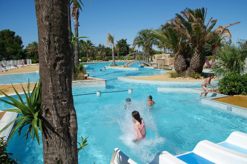 Camping Resort Les Champs Blancs Agde Exteriér fotografie